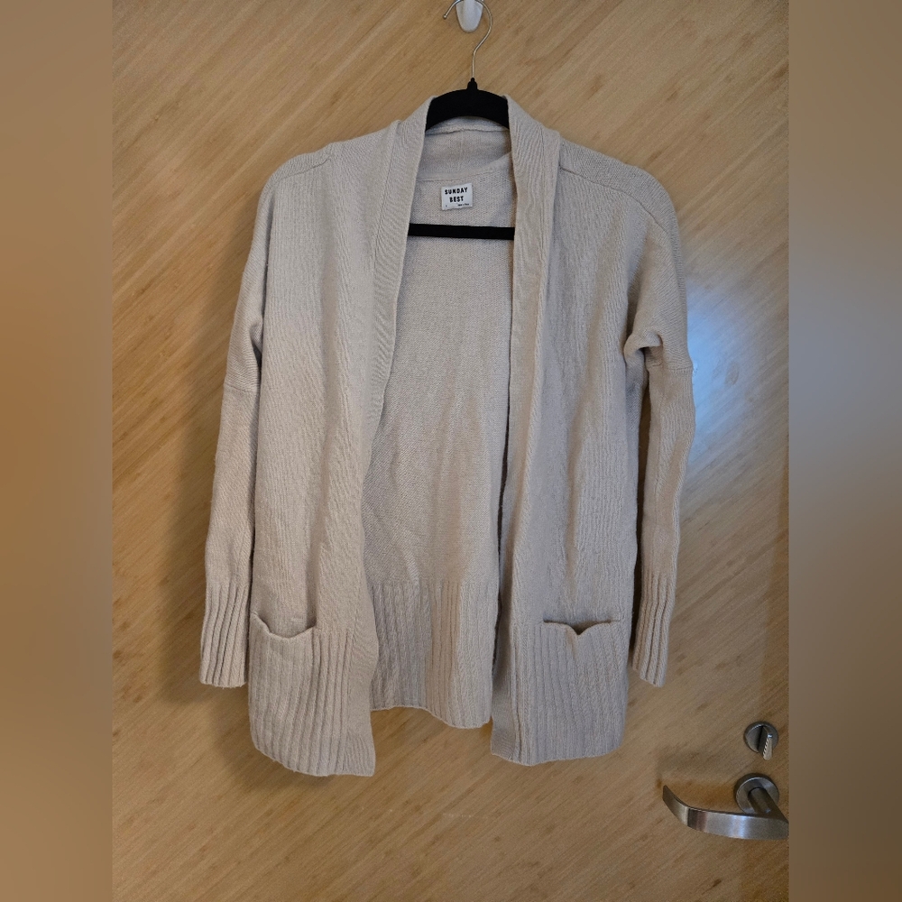 Aritzia Sunday Best Cardigan - Small